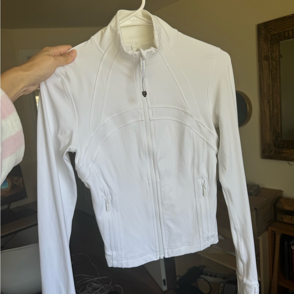 🍋LULULEMON - White Define Jacket (cropped) size 4